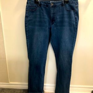 Santana Jeans 18 straight leg with stretch